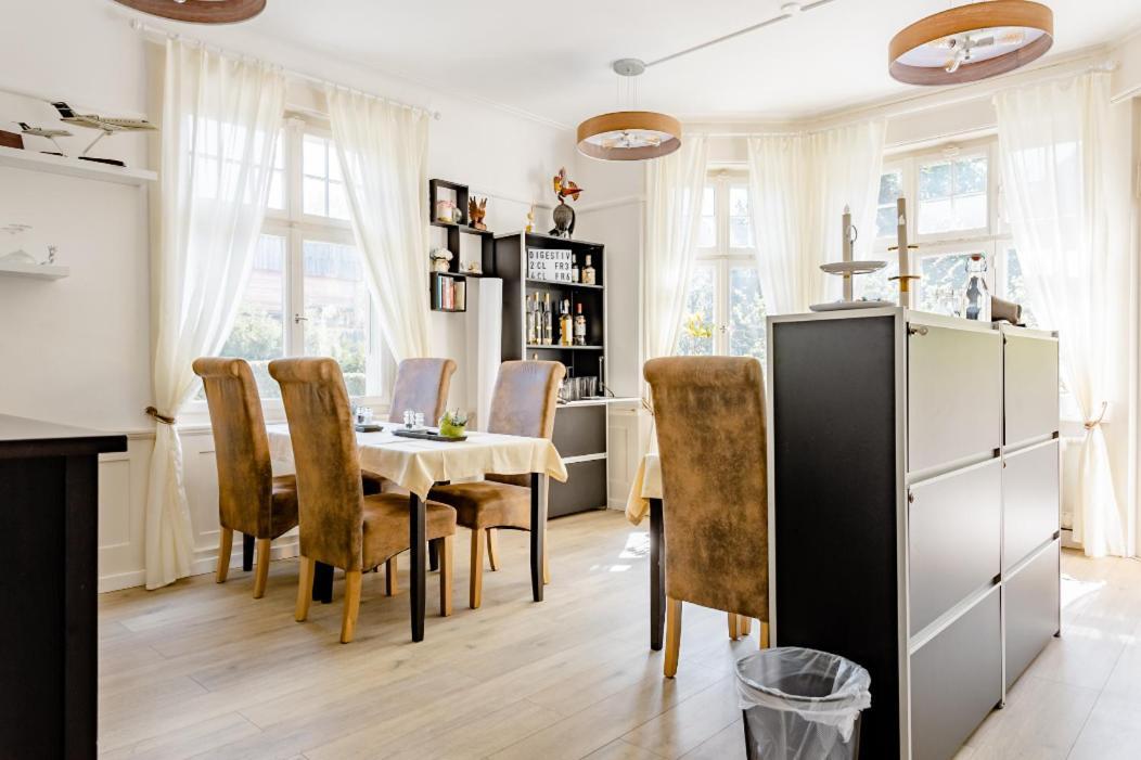 Max Aviation Villa & Apartments Bern Eksteriør bilde